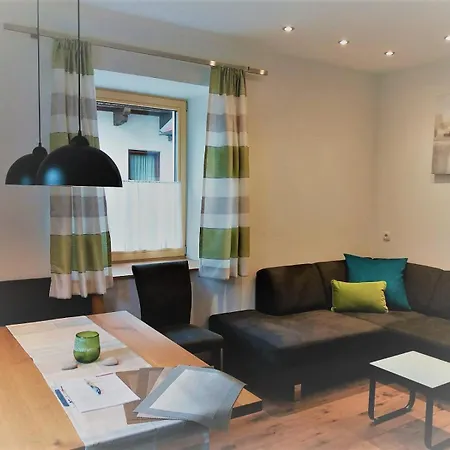 Haus Schennach Apartament *