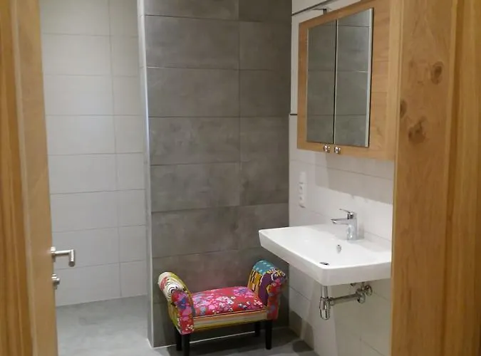 Haus Schennach Appartamento *